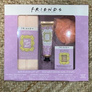 3/$40 - FRIENDS Bath & Body Gift Set - BNIB